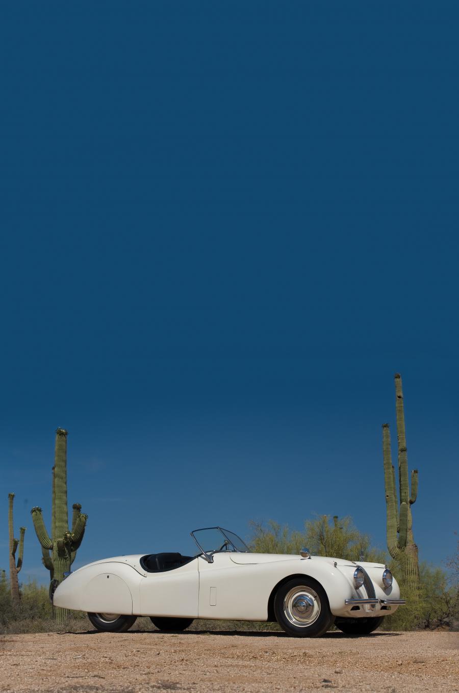  Jaguar XK120 Roadster White 1953 года  (фото 9 из 39)